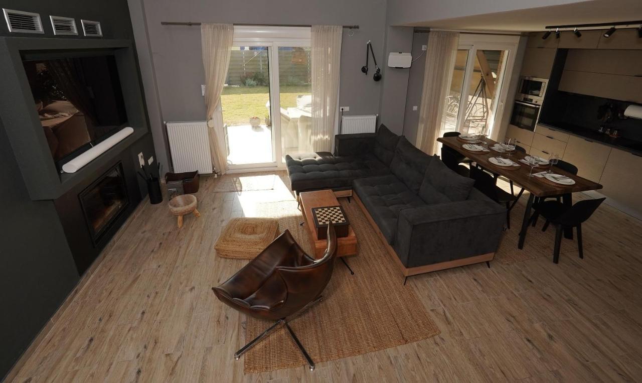 Villa Eli - Luxury Nature Getaway - Strategically Located For Beach Exploration - Onsite Power For Electric Vehicle فوركا المظهر الخارجي الصورة