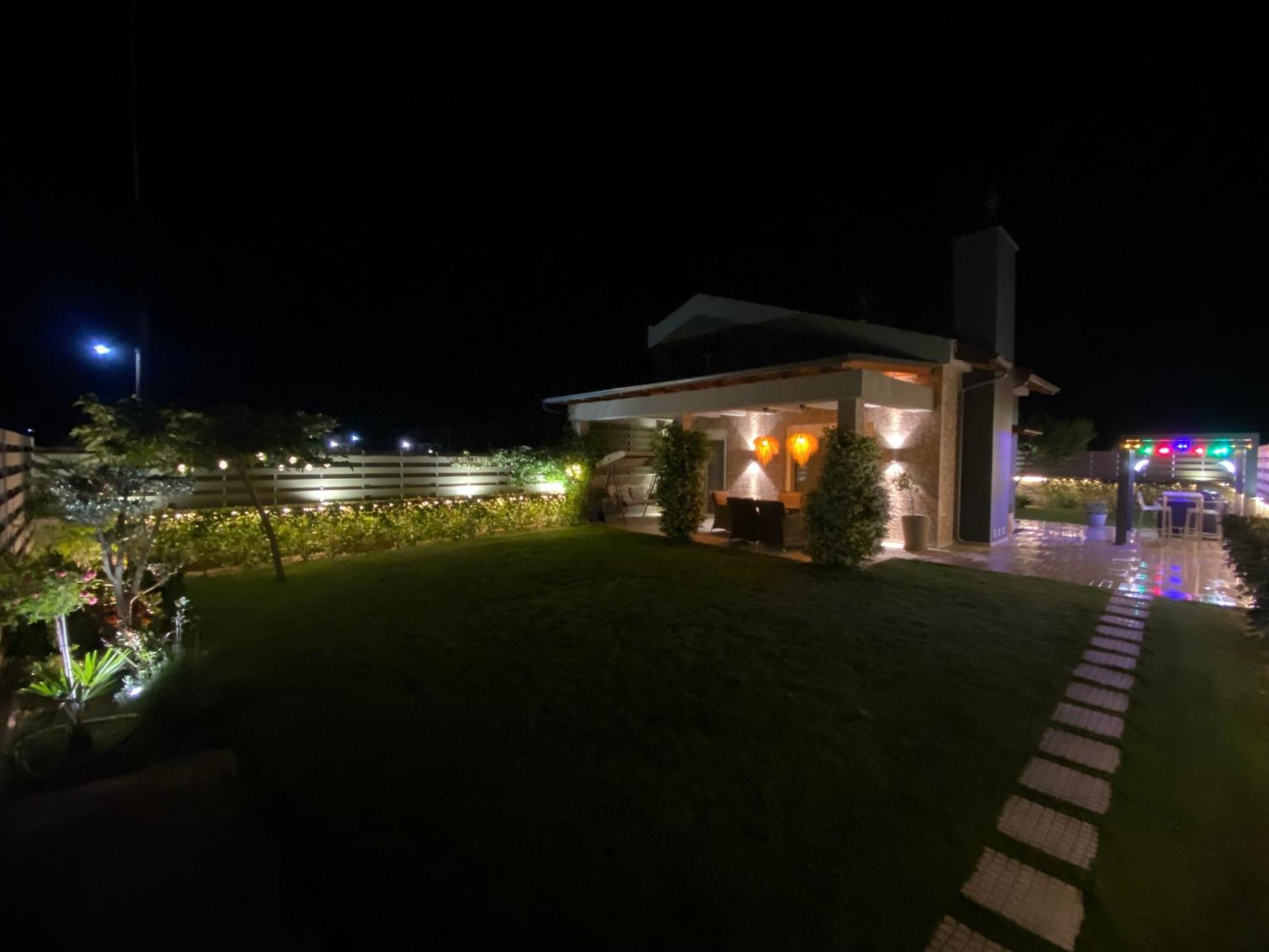 Villa Eli - Luxury Nature Getaway - Strategically Located For Beach Exploration - Onsite Power For Electric Vehicle فوركا المظهر الخارجي الصورة